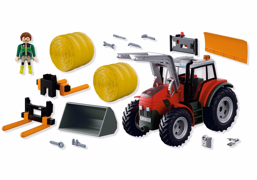 Großer Traktor mit Heuballen
